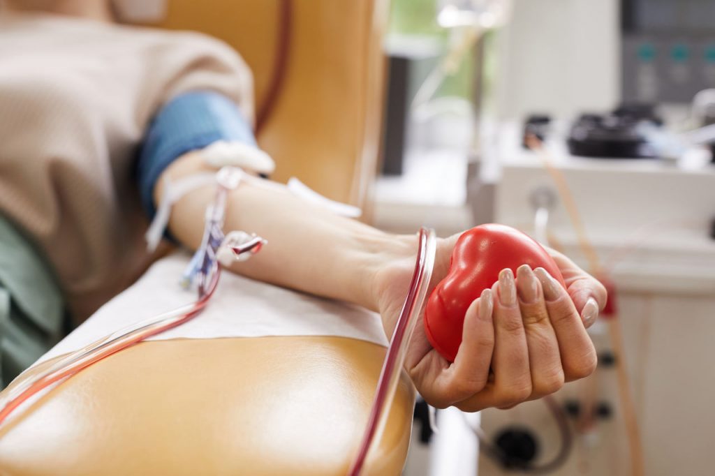 Jornal Ver 7 Hemorio faz 77 anos com campanha de doacao de sangue e de livros