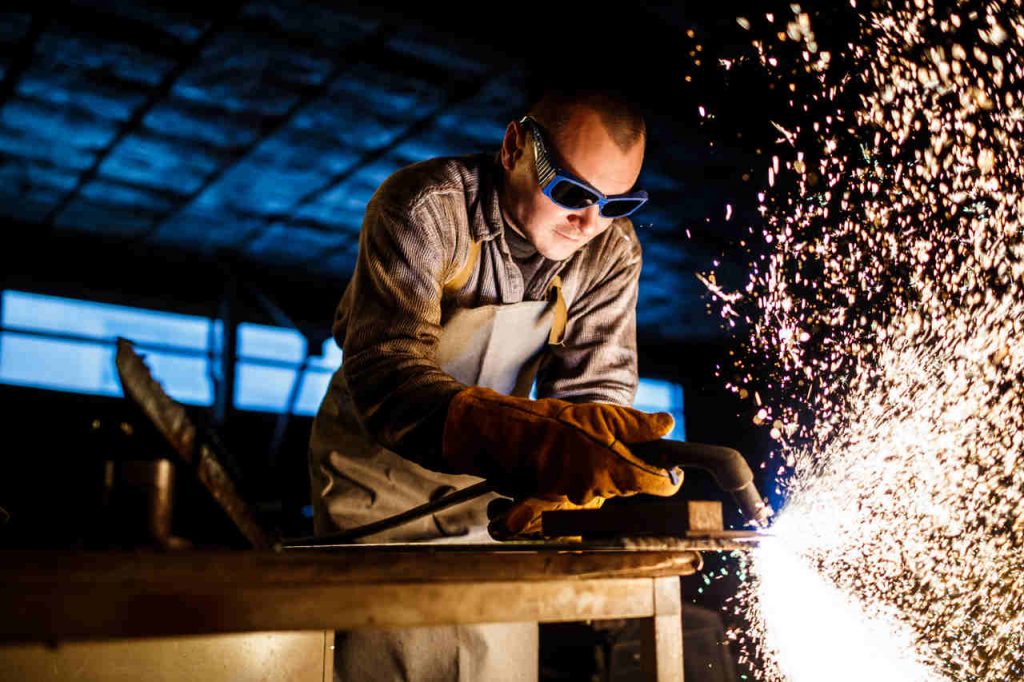 Jornal Ver7 - Índice que mede produção industrial teve queda de 46,5 pontos em abril