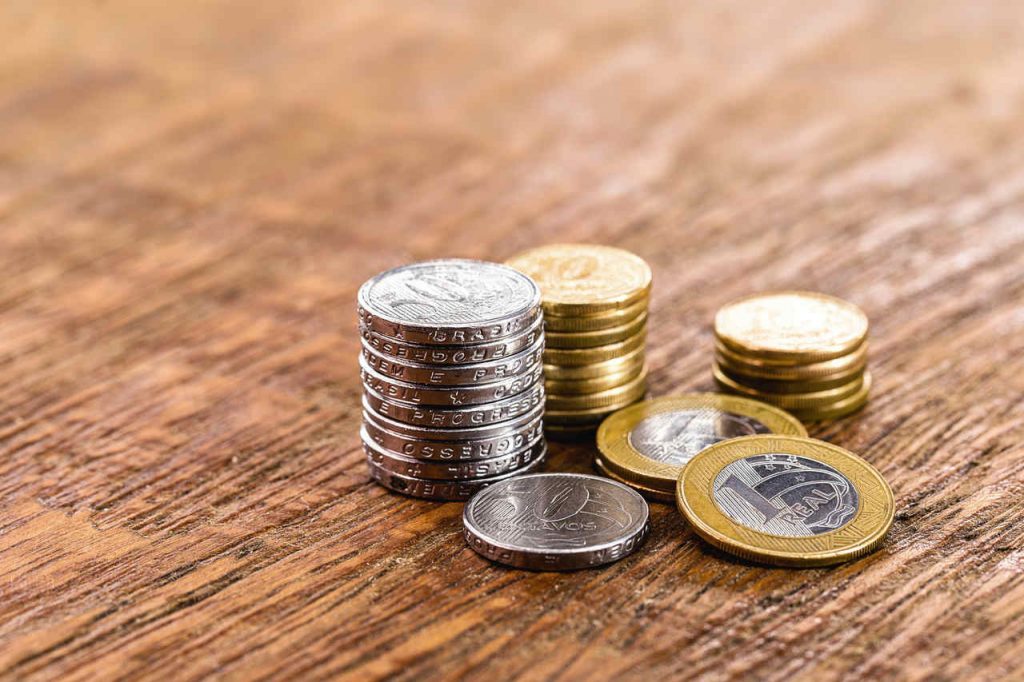 Jornal Ver7 - Segundo o IBGE o desemprego cai para 9,8% e rendimento fica estável