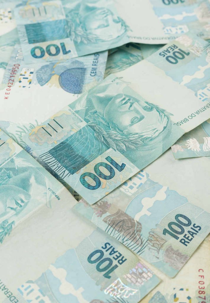Jornal VER7 - Beneficiários com NIS final 5 recebem hoje o Auxílio Brasil