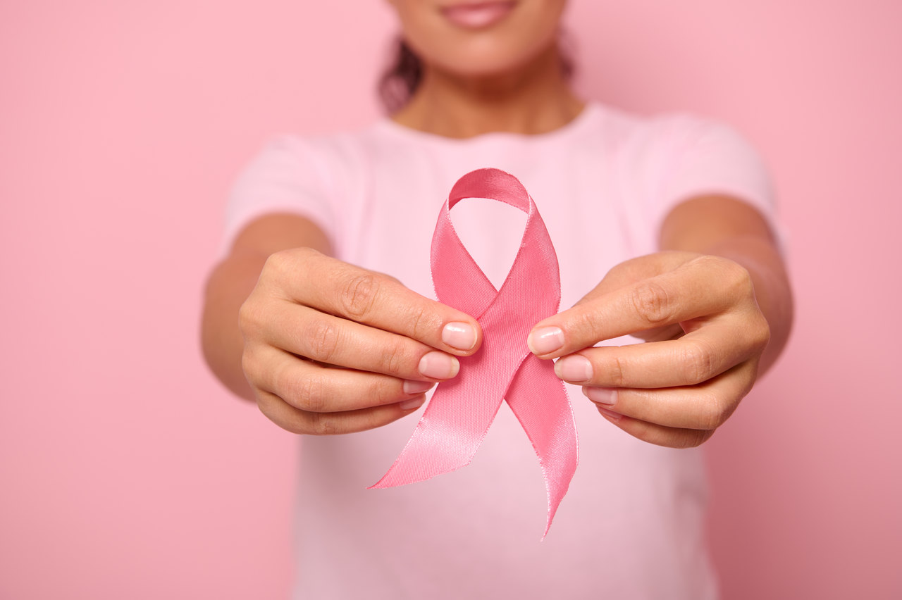 Cirurgião Plástica Lorena Rosique - Prótese de silicone aumenta as chances de câncer de mama?