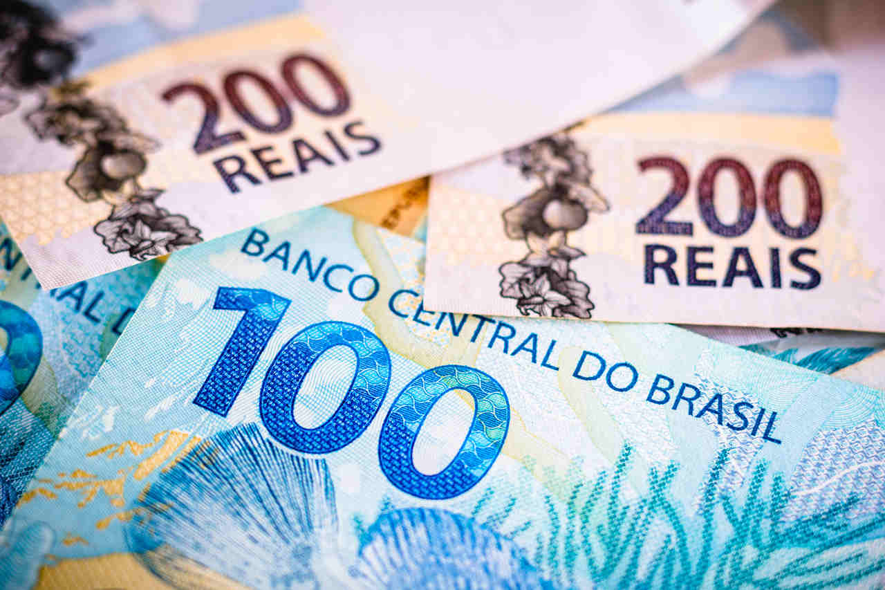 Jornal VER7 - Mais 1,4 mi de pessoas poderão sacar abono salarial a partir de abril