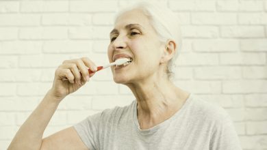 Hotelaria Para Idosos Goiânia - Cuidados com os dentes na terceira idade. Dicas para manter uma boa higiene oral e prevenção de doenças