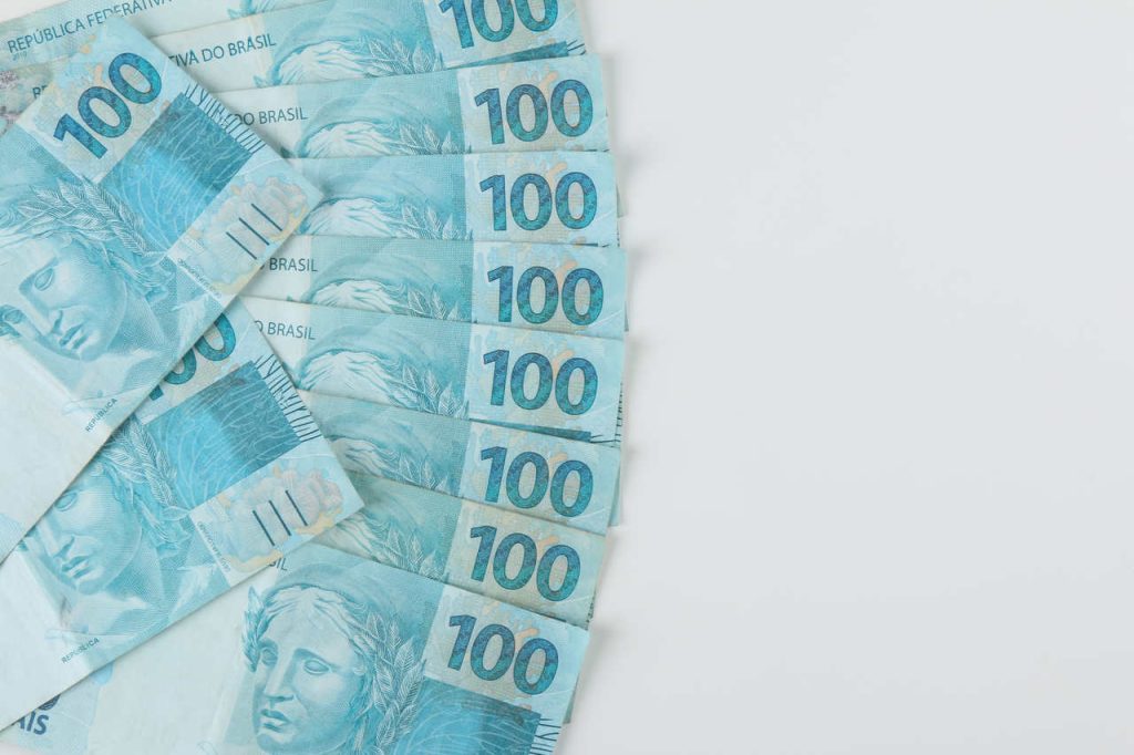 Jornal VER7 - Bolsa supera os 122 mil pontos e fecha no maior nível em dois anos