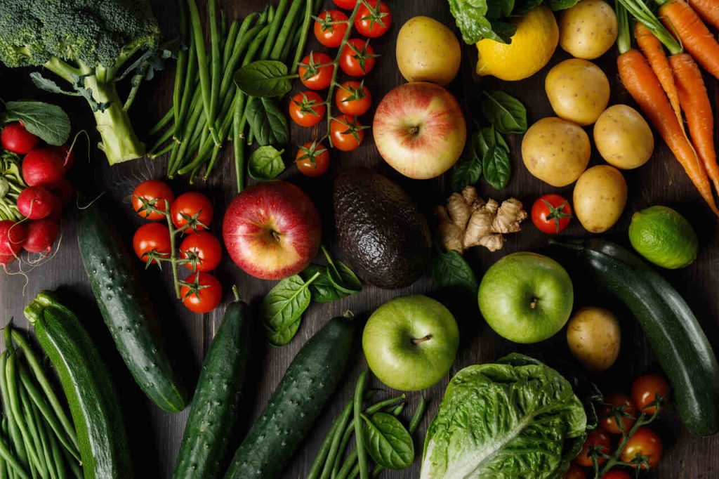 Jornal VER7 - Frio influencia preços de frutas e hortaliças no atacado