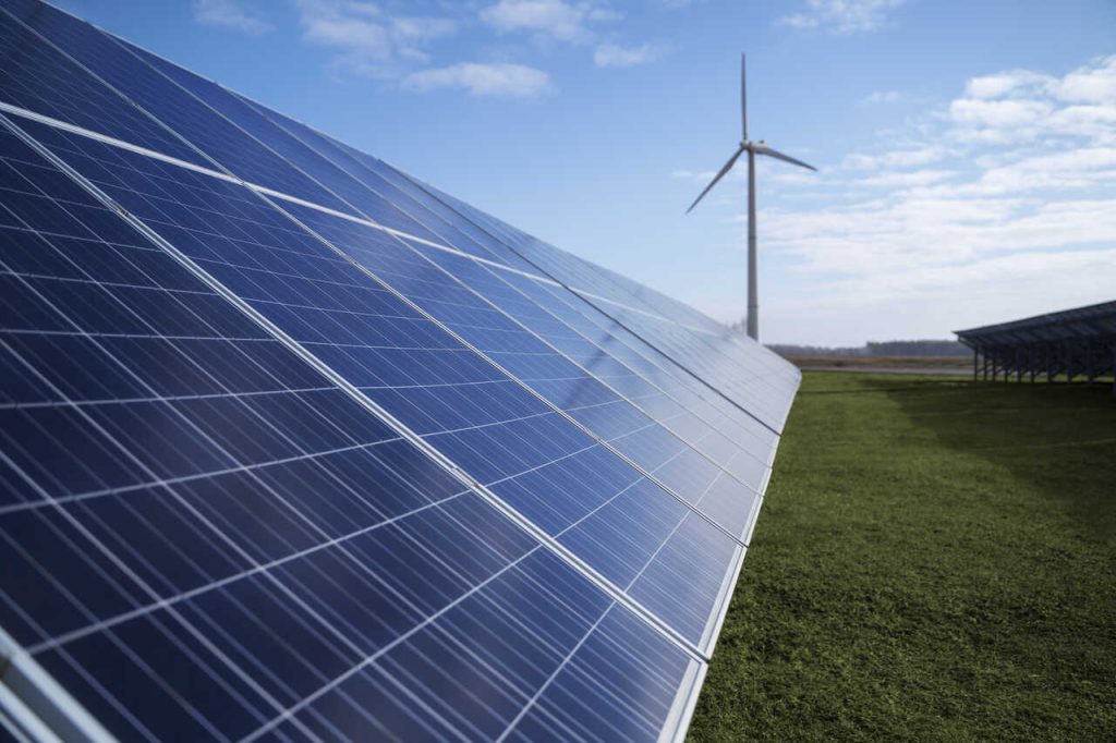 Jornal VER7 - Novos investimentos para o setor de energia solar chegam em Goiás