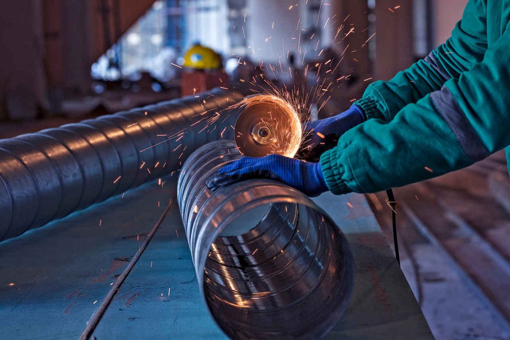 Jornal VER7 - Produção industrial cresce 0,3% de abril para maio