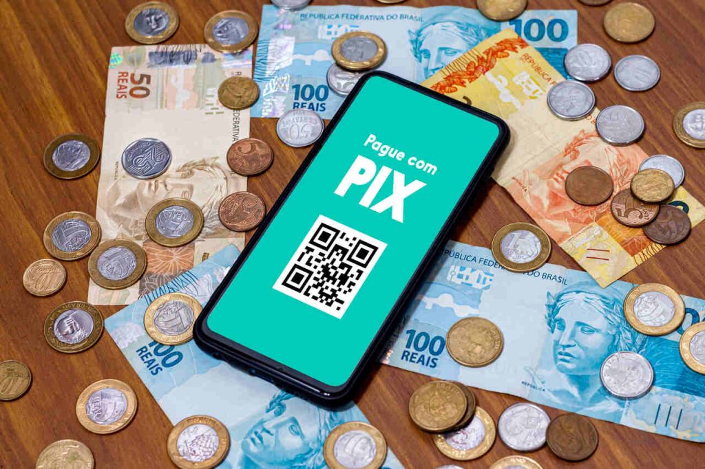 Jornal VER7 - Consumidor poderá fazer compras com crédito via Pix, diz Campos Neto