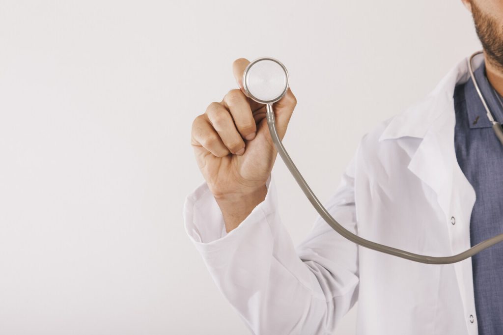 Jornal VER7 - MEC regulamenta adesão de instituições à supervisão do Mais Médicos