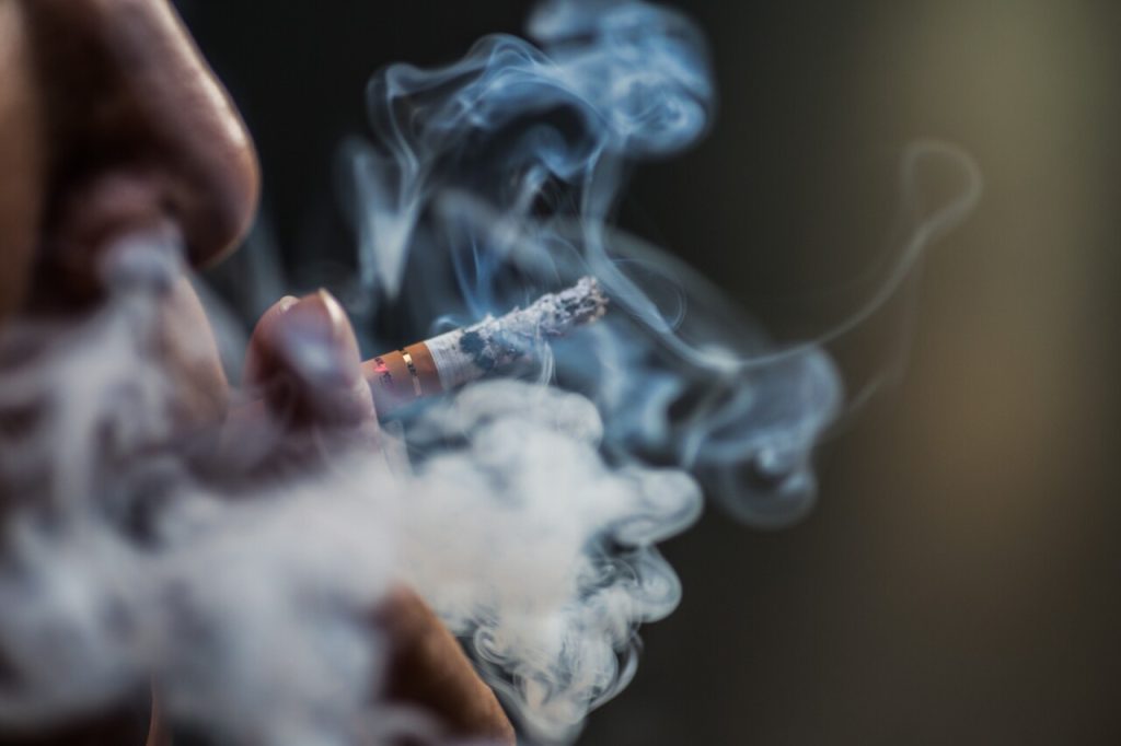 Jornal VER7 - OMS diz que medidas contra tabaco protegem 71% da população mundial