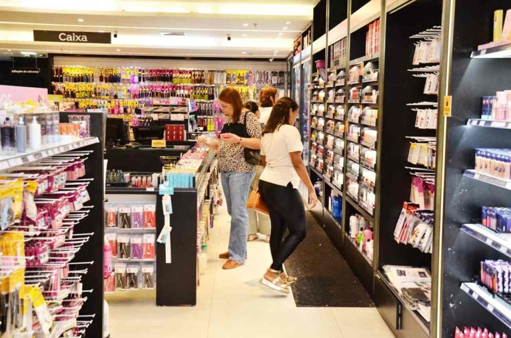 Goiás impulsiona a criação de mais de 4,4 mil empregos no mês de setembro, com destaque para o comércio
