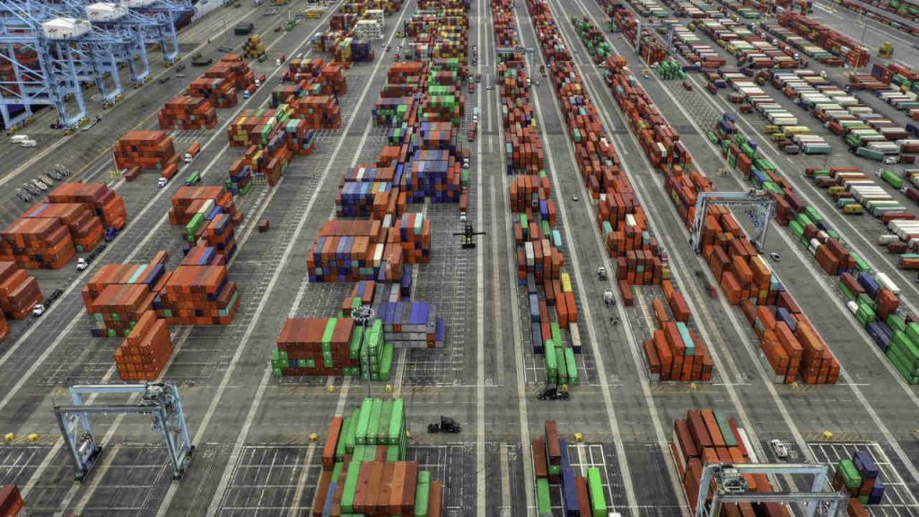 Jornal VER7 - BNDES Azul BNDES lança ambiciosa iniciativa de desenvolvimento focada no potencial marítimo do Brasil