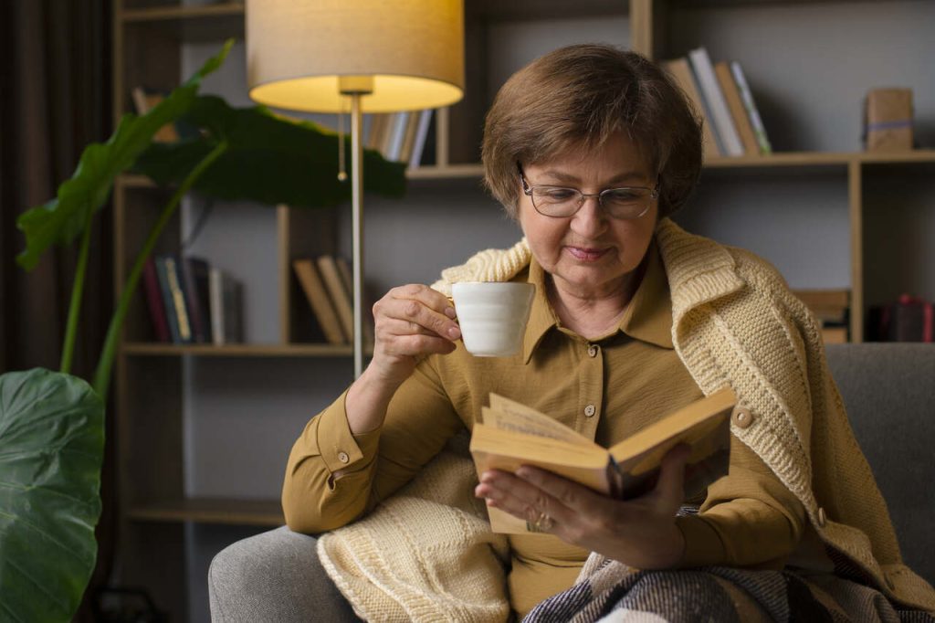 Lar para Idosos Goiânia - A importância da leitura na terceira idade