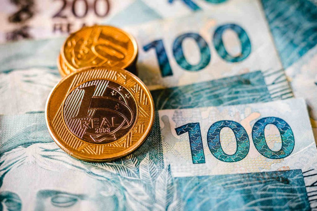 Programa Desenrola atrai multidão aos Correios para renegociação de dívidas