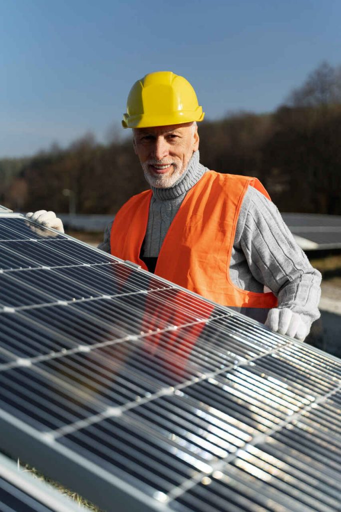 Recorde de energia solar Brasil iguala potência de Itaipu