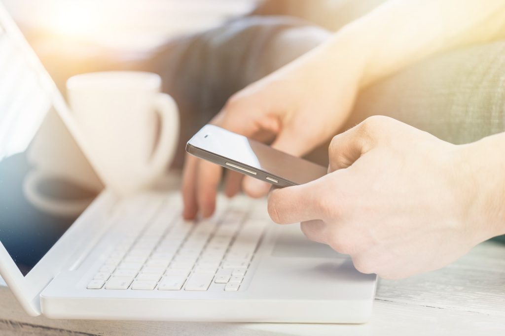 Sites fraudulentos e multiplicidade de marcas complicam a fiscalização de bets no Brasil