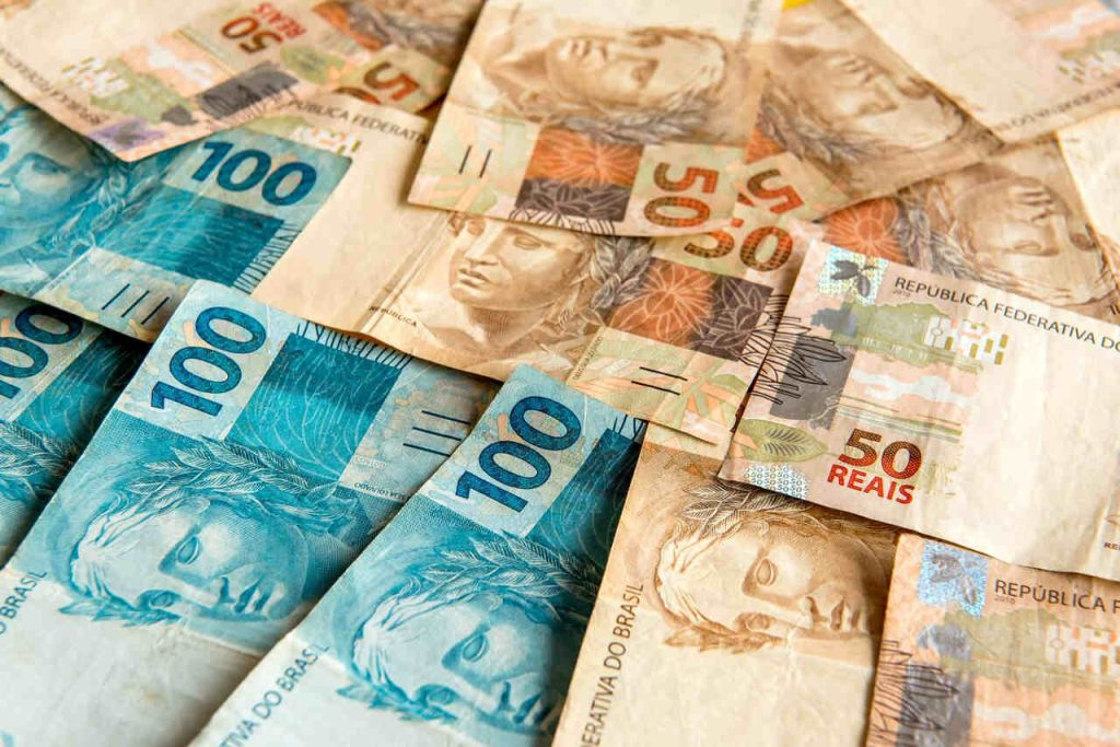 Atividade econômica recua 0,2% em agosto, aponta FGV