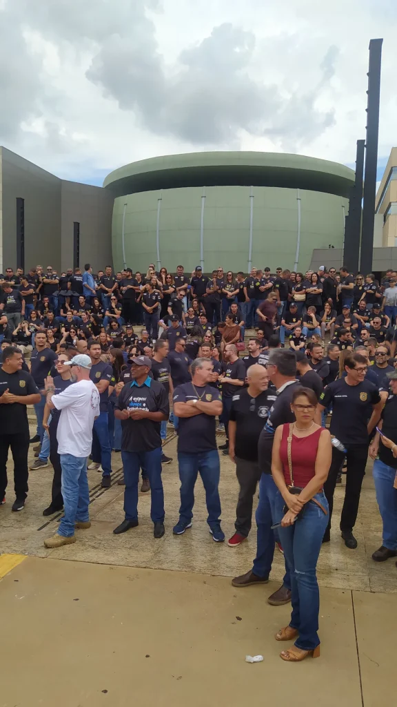 Ronaldo Caiado enfrenta rejeição Polícia Civil expõe abandono e descaso na segurança pública em Goiás - Reprodução