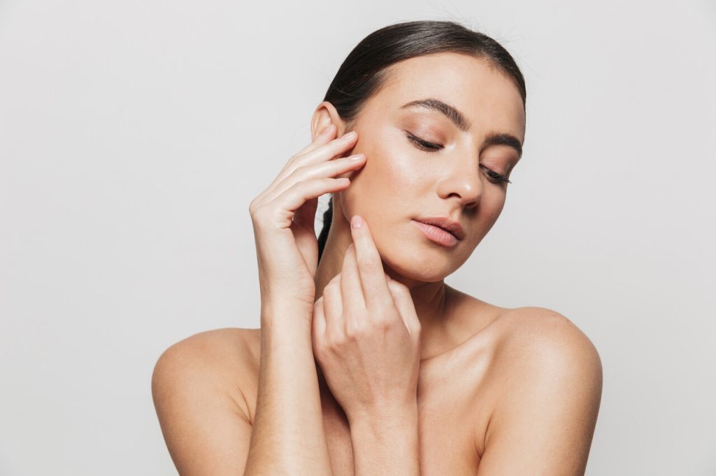Cirurgião plástico Goiânia: Como a pele deve estar antes de uma cirurgia plástica facial?