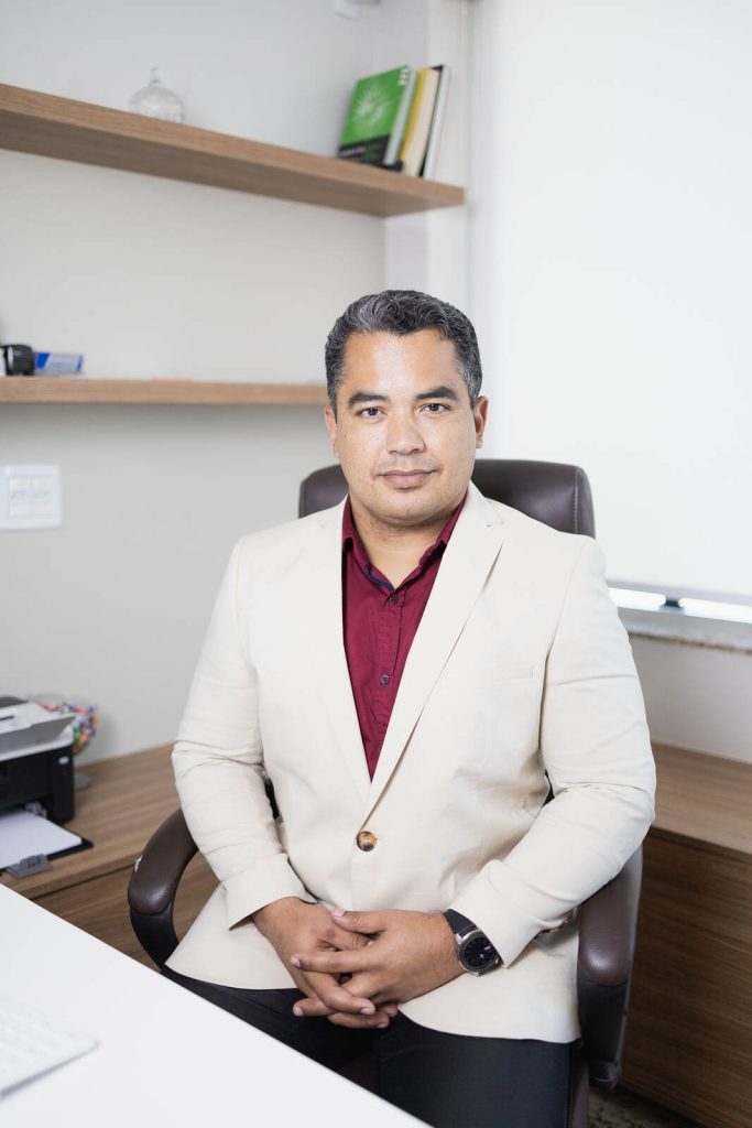 5 perguntas indispensáveis para fazer ao urologista antes da cirurgia de próstata, segundo o Dr. Raul Messias, em Goiânia
